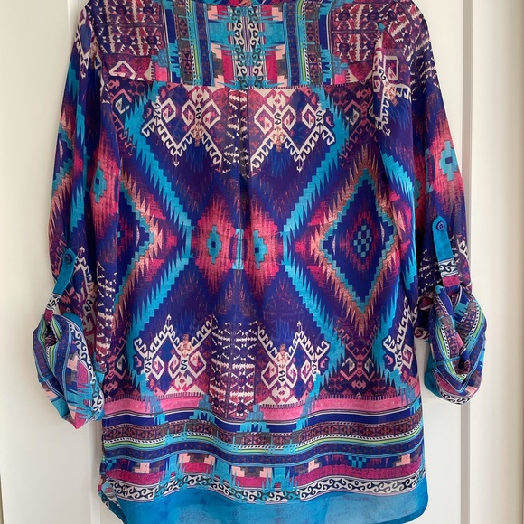 Semi-sheer geometric pattern blouse, size L. - Picture 4 of 12